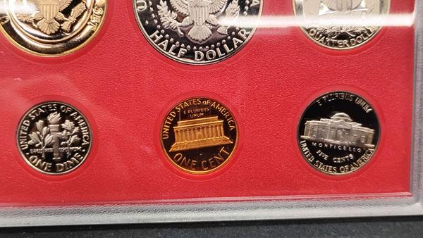 U.S. 1982 PROOF SET WITH 1789 DEPT OF TREASURY COIN