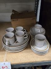 SET OF DISHES