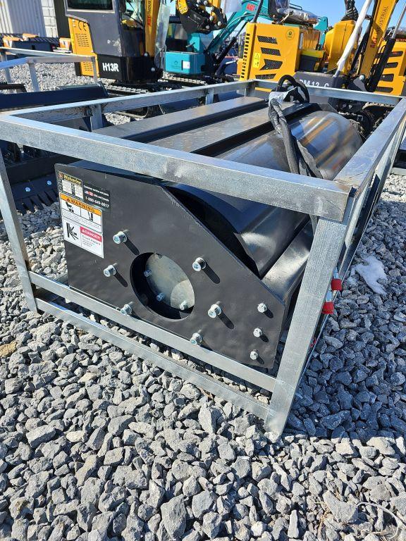 WOLVERINE 76" VIBRATORY ROLLER SKID STEER ATTACH