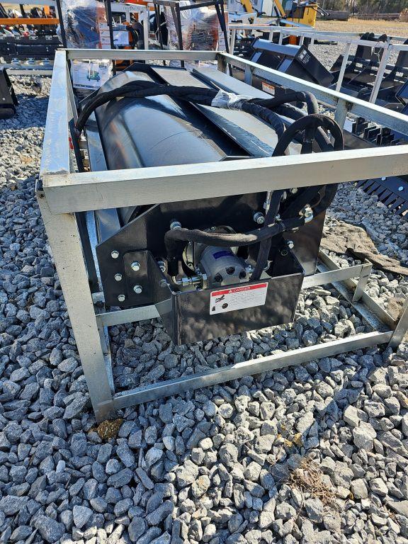 WOLVERINE 76" VIBRATORY ROLLER SKID STEER ATTACH