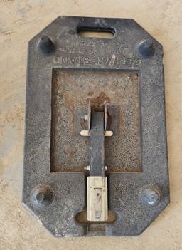 3 Rubber Bases, 2 Flags