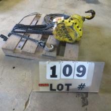 Budget 1-Ton Cap. Hoist, 1/2-HP, 230-Volt, Single Phase