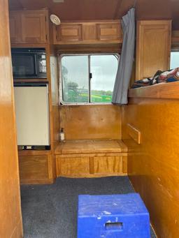 1990 feather lite 2 horse trailer