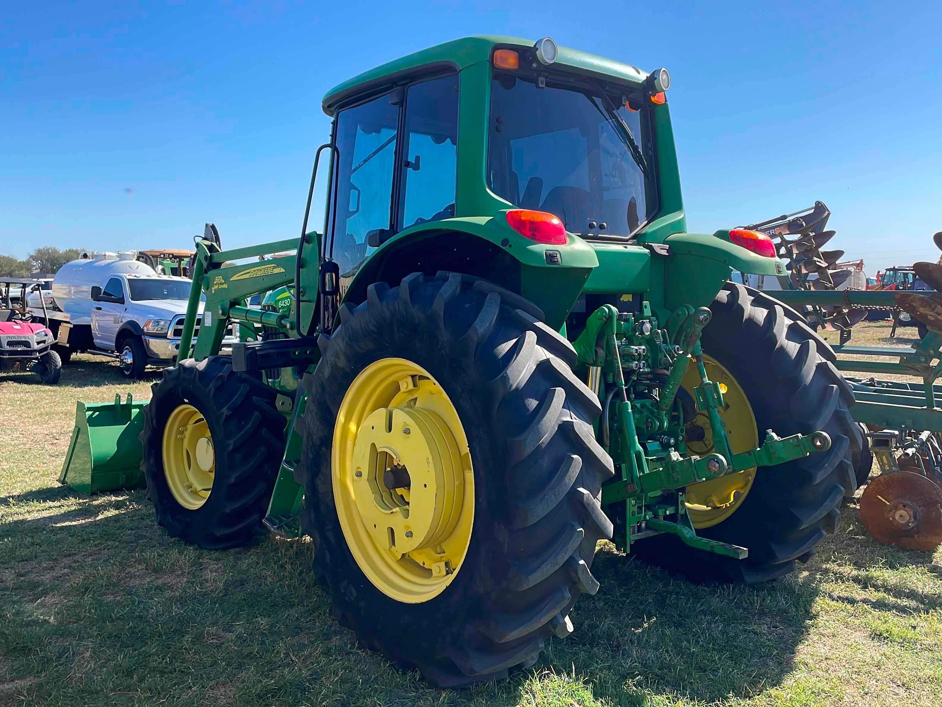 JOHN DEERE PREMIUM 6430 W/ LOADER