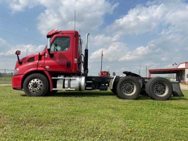 2018 FREIGHTLINER  CASCADIA