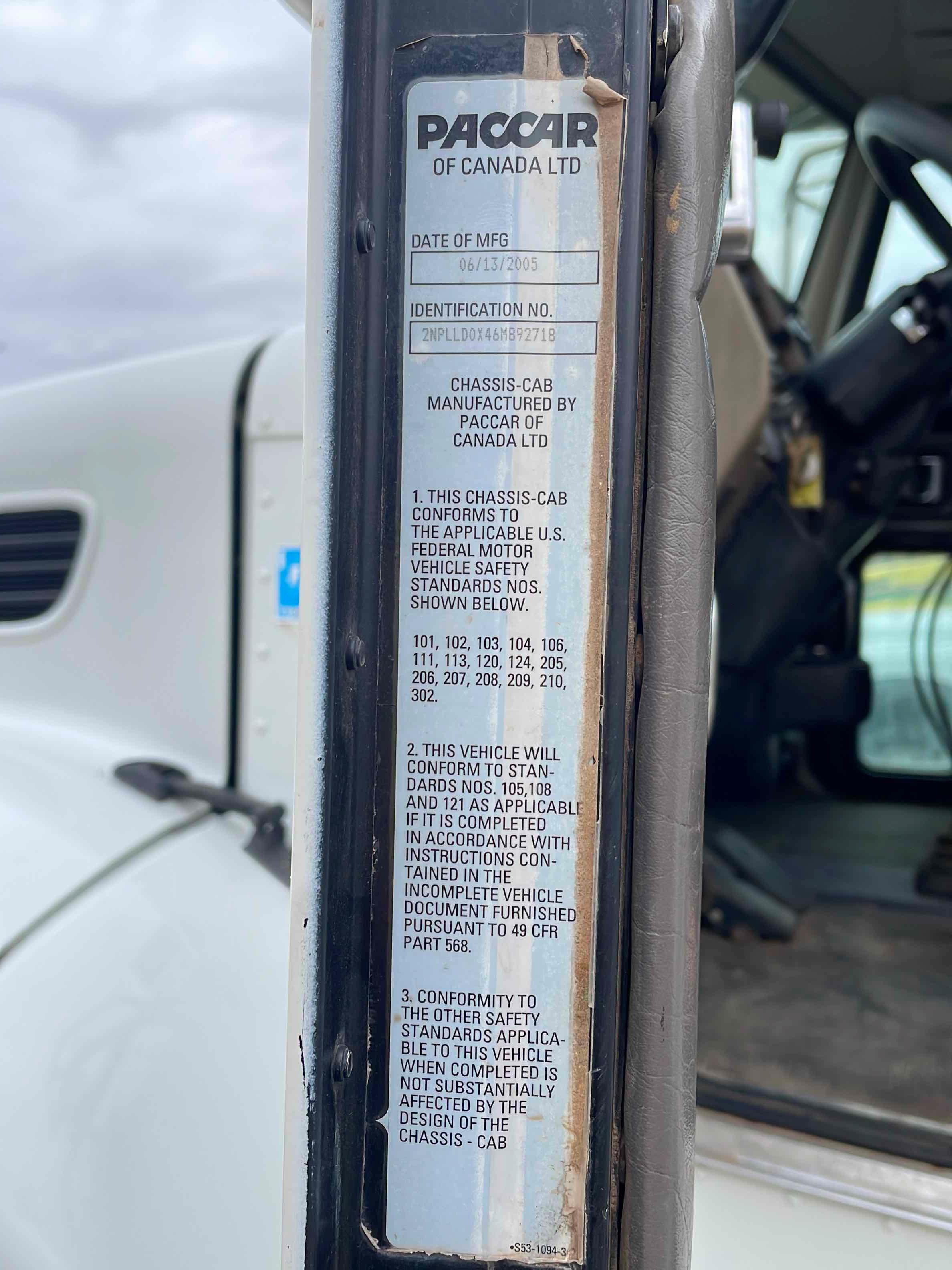 2006 PETERBILT  335 LUBE TRUCK
