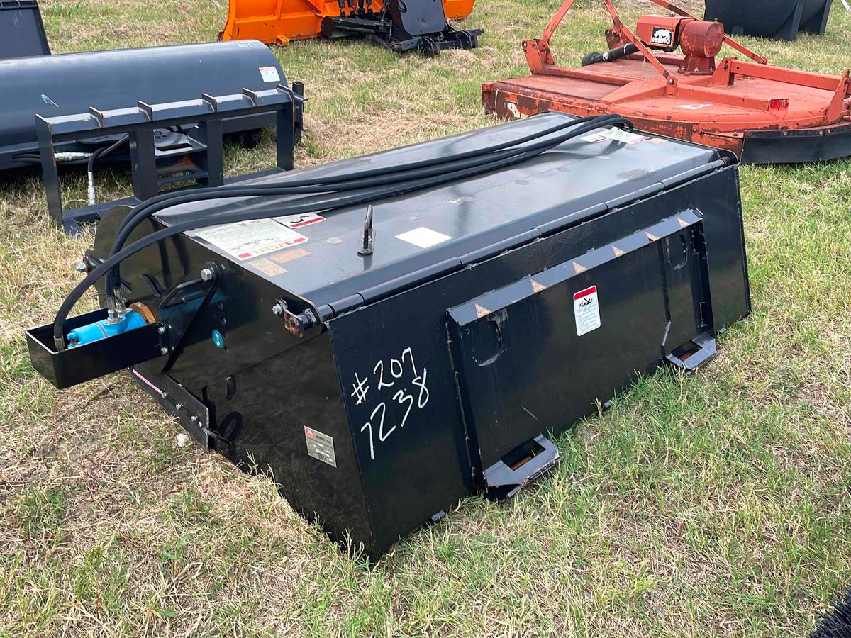 SKID STEER SWEEPER