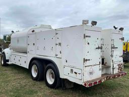 2006 PETERBILT  335 LUBE TRUCK