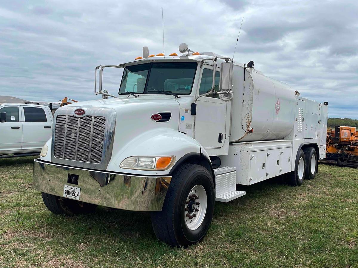 2006 PETERBILT  335 LUBE TRUCK