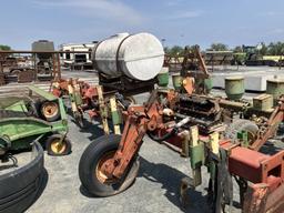 IH FERTILIZER RIG