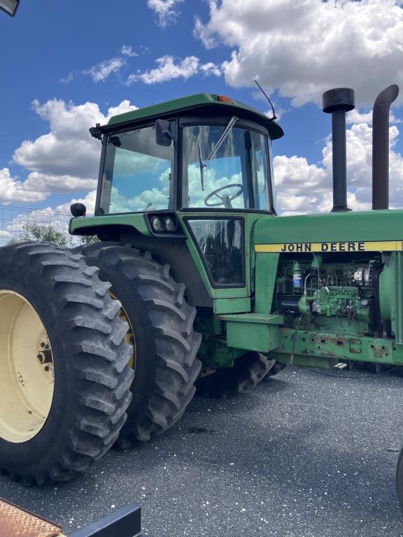JD 4840 TRACTOR POWERSHIFT W/DUALS 3736 HRS RUNS & SHIFTS CORRECT GOOD TRACTOR
