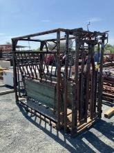 CATTLE SQUEEZE CHUTE