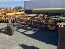 JD 670 HAY RAKE -GOOD TIRES NICE RAKE