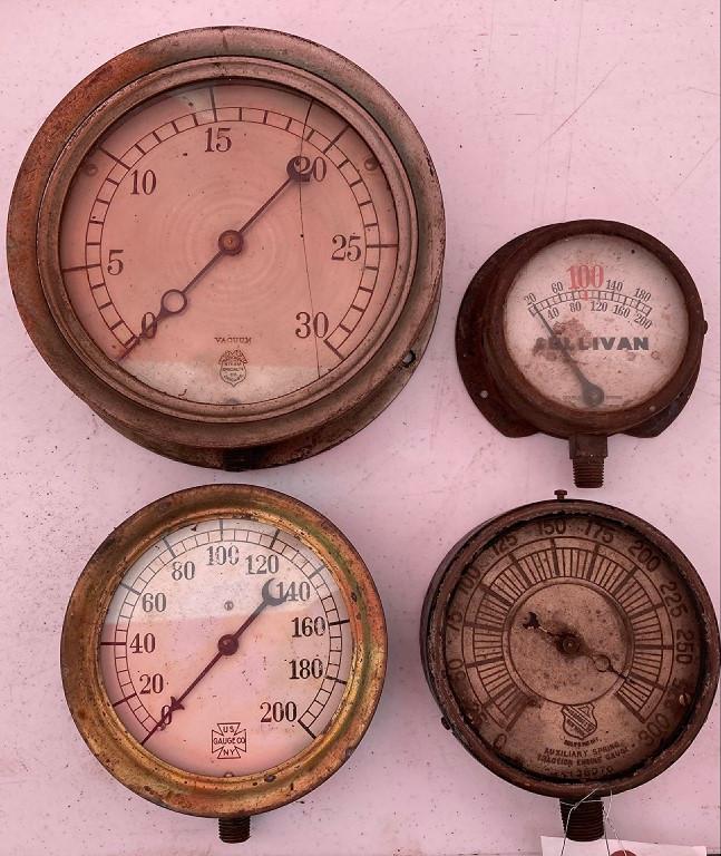 (4) Pressure Gauges