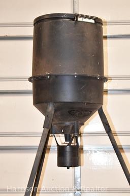 MOULTRIE deer feeder