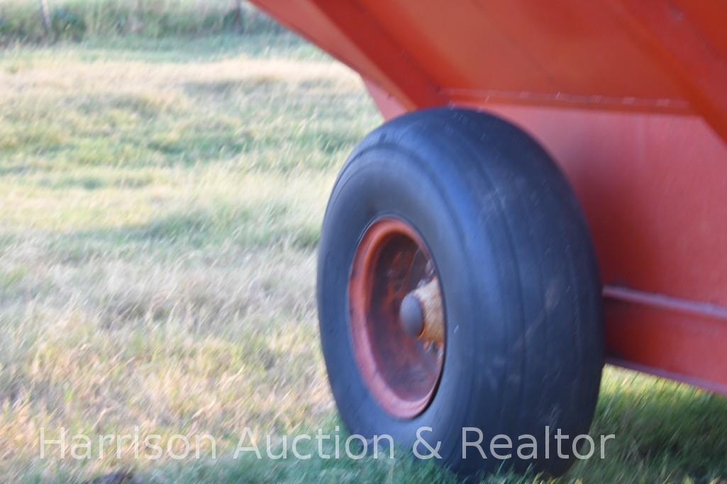 UT 400 BUSHEL GRAIN CART