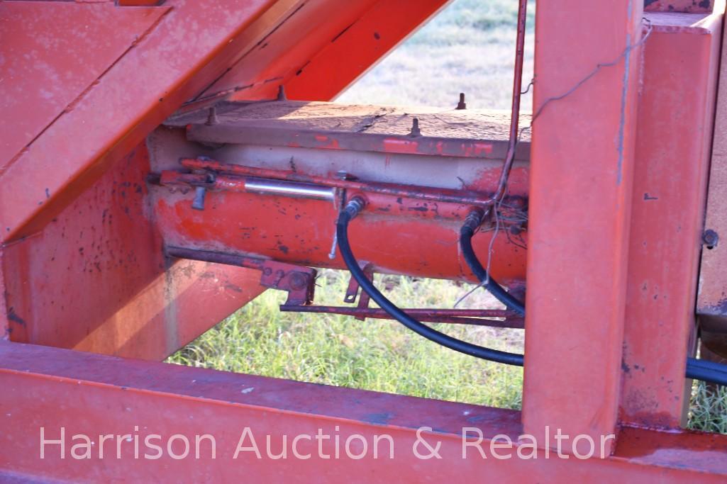 UT 400 BUSHEL GRAIN CART