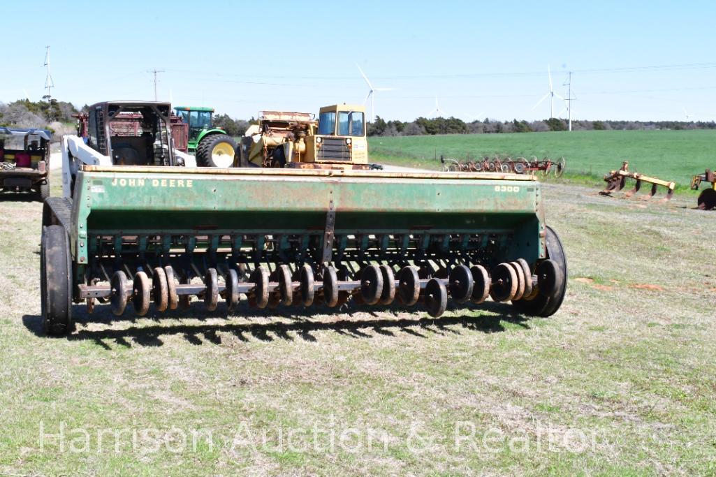 JOHN DEERE DRILL