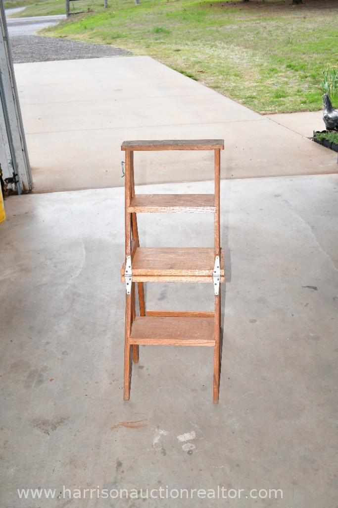 WOODEN CONVERTIBLE STEPLADDER AND CHAIR COMBO