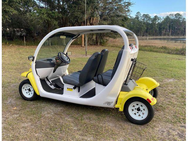 2002 GEM E825 Golf Cart.100% street legal, 4 person golf cart.Lights front