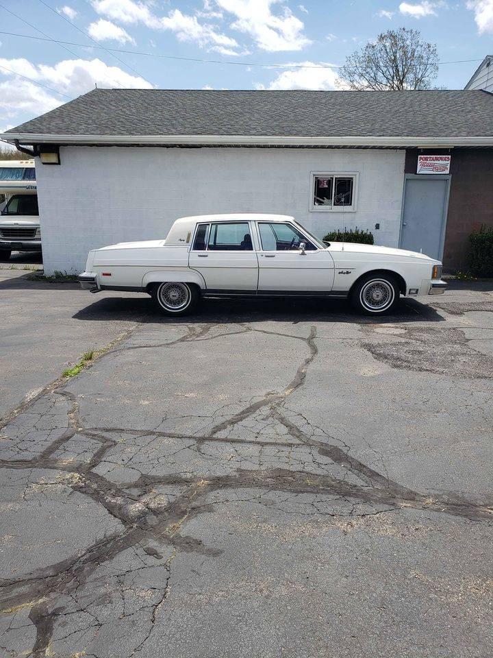 1981 Oldsmobile Ninety-Eight Sedan. 145HP/307/V8. 4 speed THM200-4R trans.