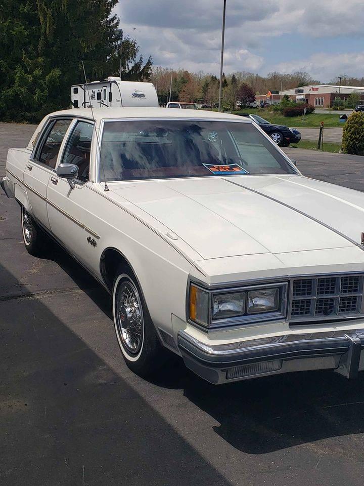 1981 Oldsmobile Ninety-Eight Sedan. 145HP/307/V8. 4 speed THM200-4R trans.