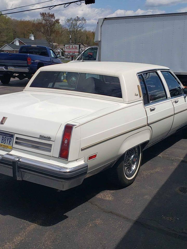 1981 Oldsmobile Ninety-Eight Sedan. 145HP/307/V8. 4 speed THM200-4R trans.