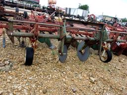 Row Crop Cultivator