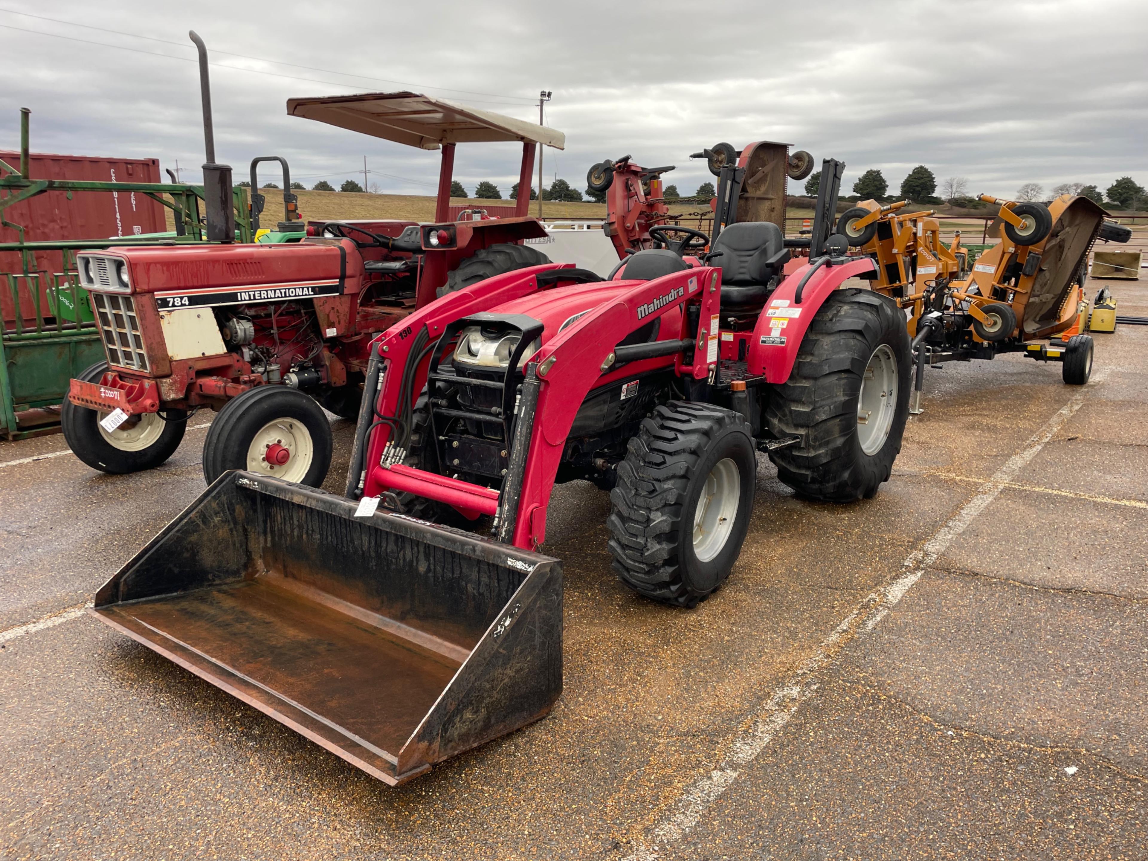 Mahindra 5035 Tractor w/Loader