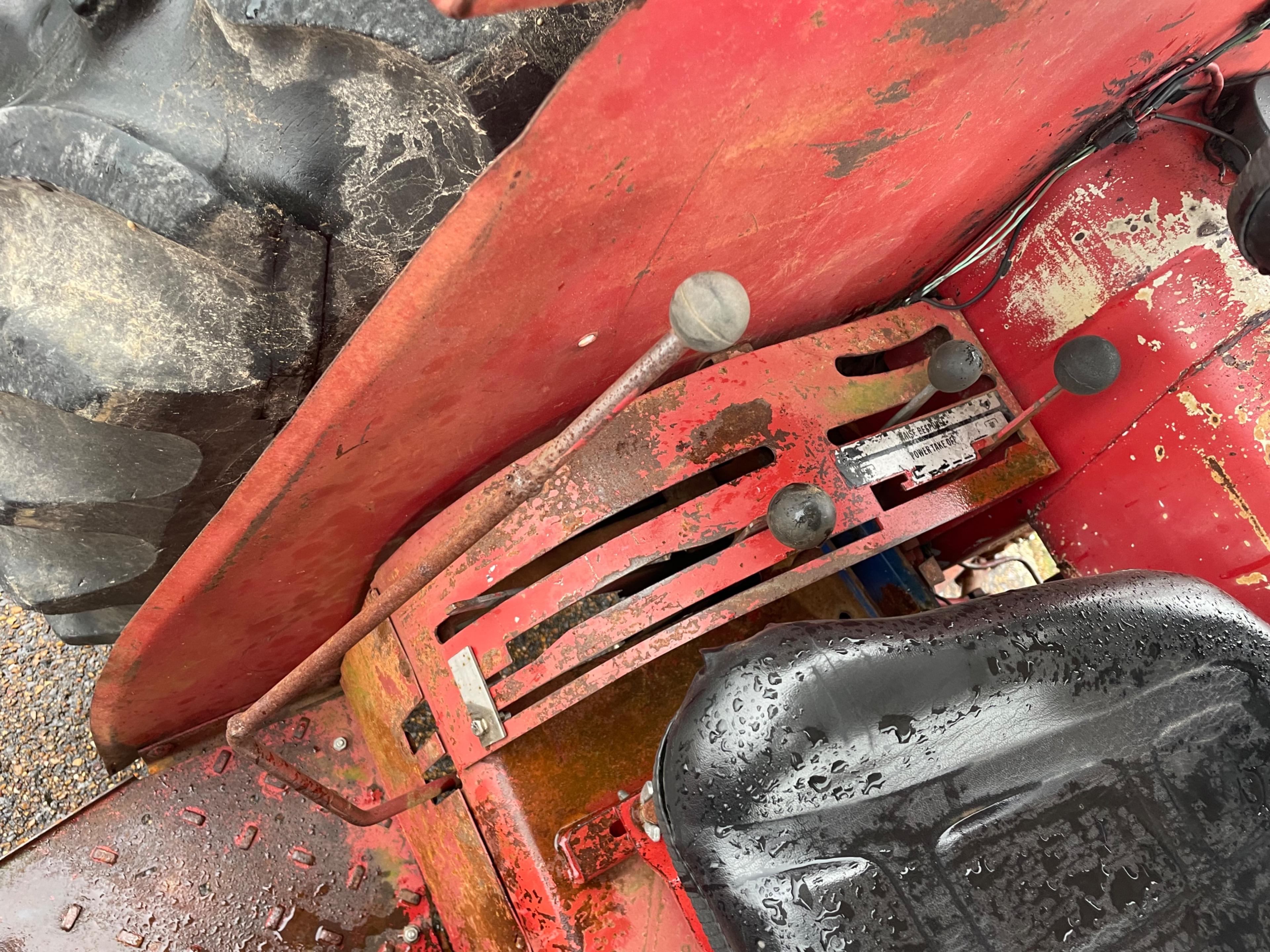 IH 784 Tractor