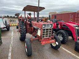 IH 784 Tractor