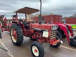 IH 784 Tractor