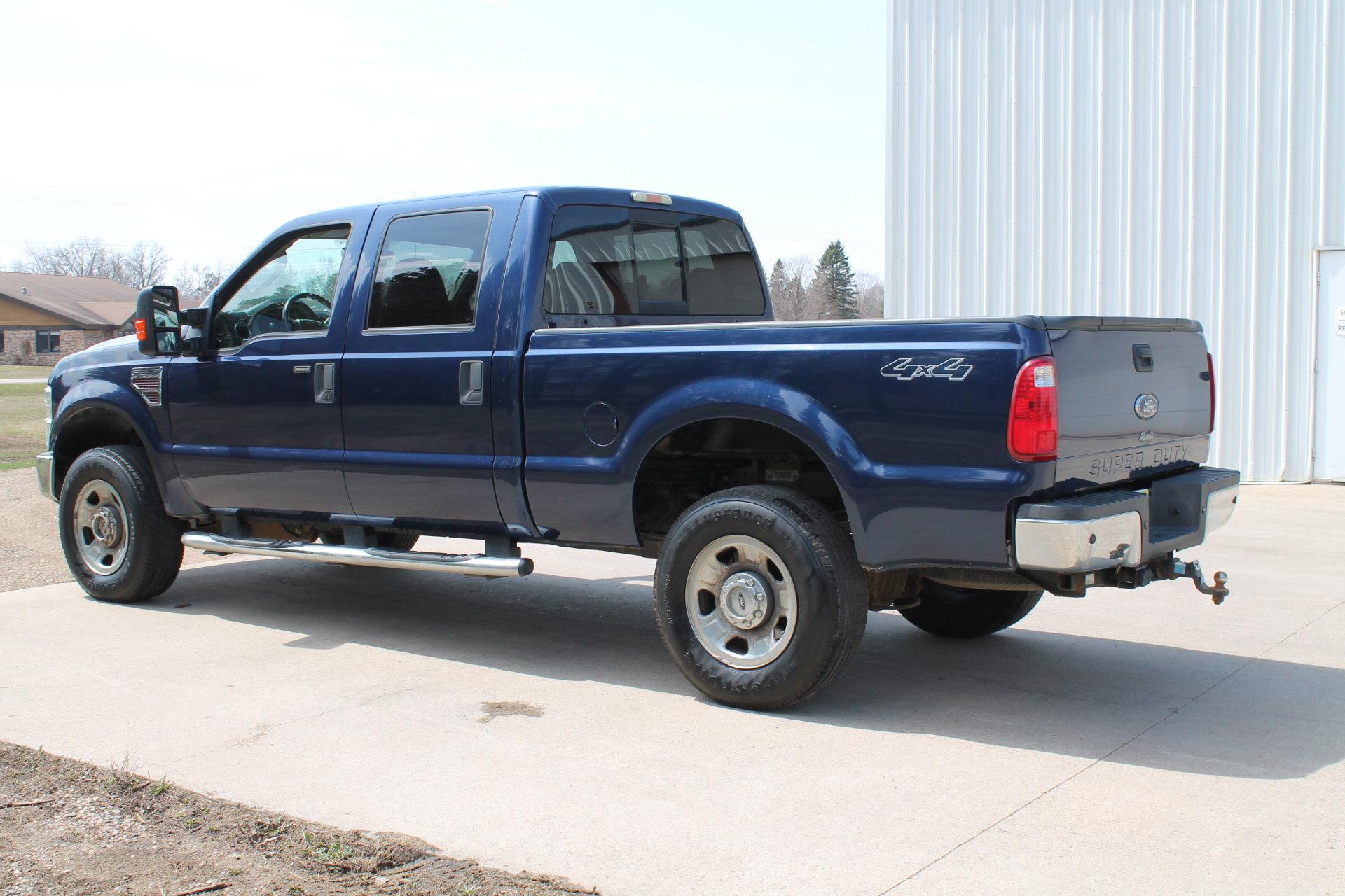 2008 FORD PICKUP, 4- WHEEL DRIVE, 1 TON, SINGLE WHEEL