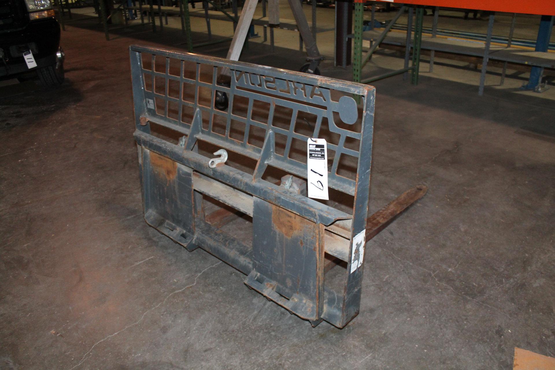 CARLSON TRACTOR & EQUIPMENT CO. FORKLIFT ATTACHMENT
