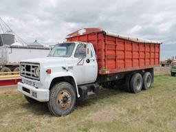 GMC- GENERAL MOTORS CORPORATION- SIERRA 7000 SERIES 1979 GRAIN TRUCK