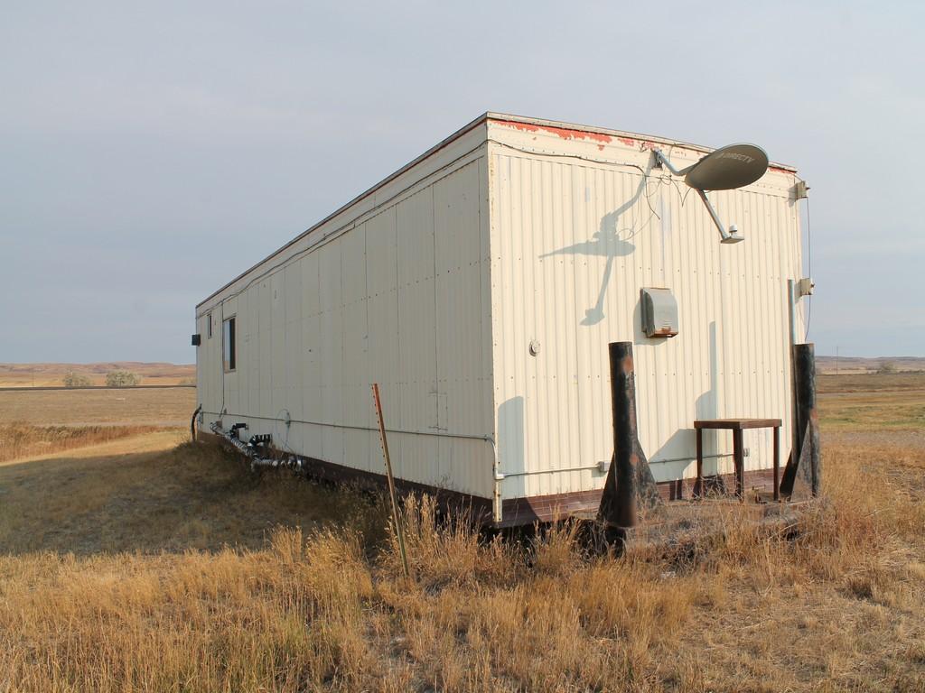 BUNK HOUSE/OFFICE MODULAR TRAILER/SKID SHACK-SELF CONTAINED