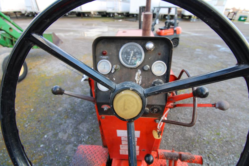 ALLIS-CHALMERS, TRACTOR 185 2WD