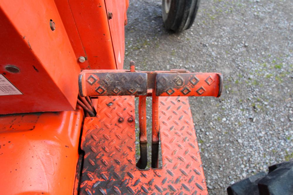 ALLIS-CHALMERS, TRACTOR 185 2WD