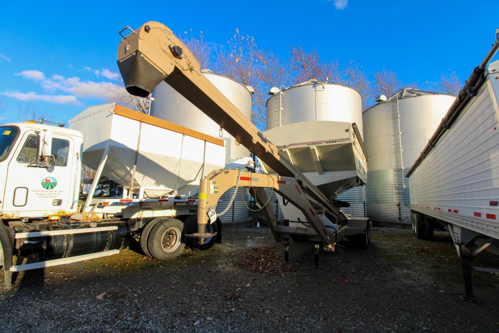 2022 UNVERFERTH, SEED TENDER, SEED RUNNER 4955 DXL