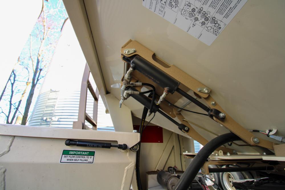 2022 UNVERFERTH, SEED TENDER, SEED RUNNER 4955 DXL