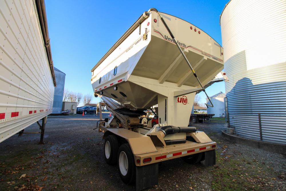 2022 UNVERFERTH, SEED TENDER, SEED RUNNER 4955 DXL