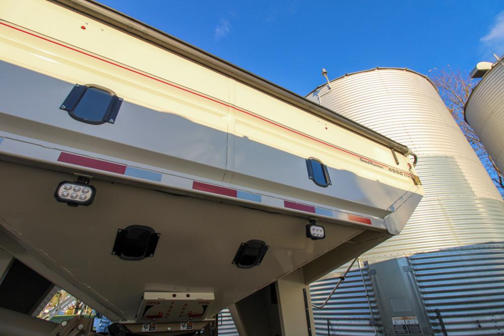 2022 UNVERFERTH, SEED TENDER, SEED RUNNER 4955 DXL