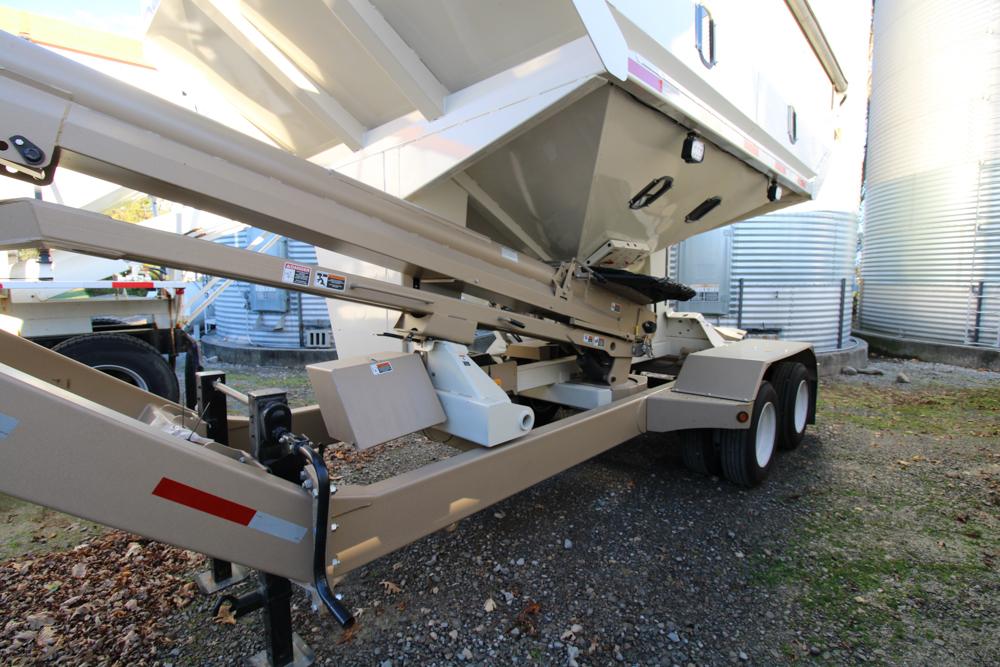 2022 UNVERFERTH, SEED TENDER, SEED RUNNER 4955 DXL