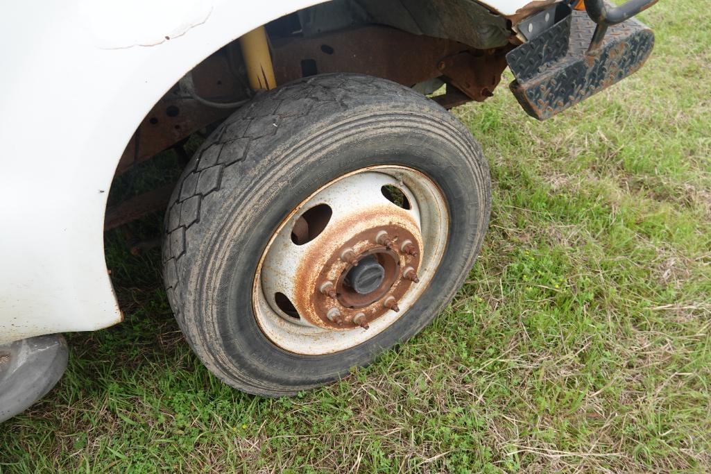 1999 Ford F450 Super Duty power stroke 6 spd manual transmission w/ winch bed (runs and drives)