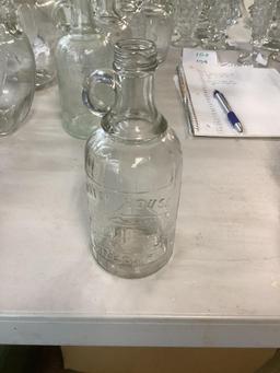 White House 1 1/2 Pint Vinegar Jar