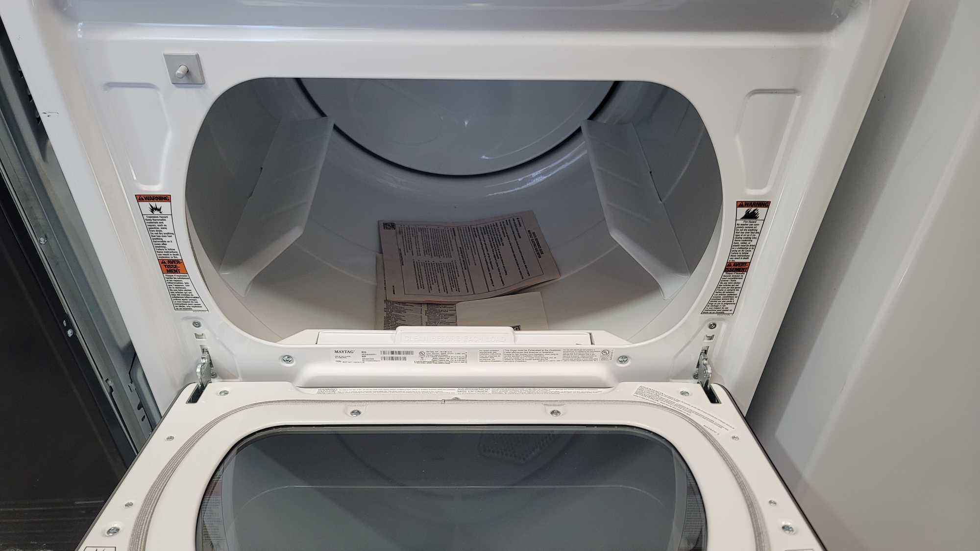 Maytag - 4.7 Cu. Ft. Smart Top Load Washer with Extra Power Button and 7.4 Cu. Ft. Smart Gas Dryer