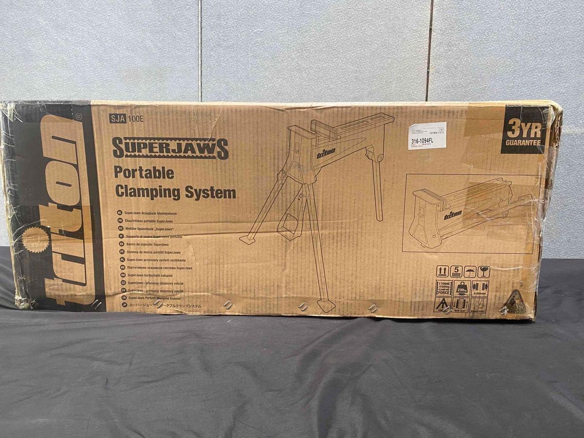SuperJaws Portable Clamping system