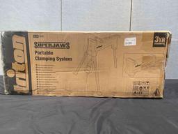 SuperJaws Portable Clamping system