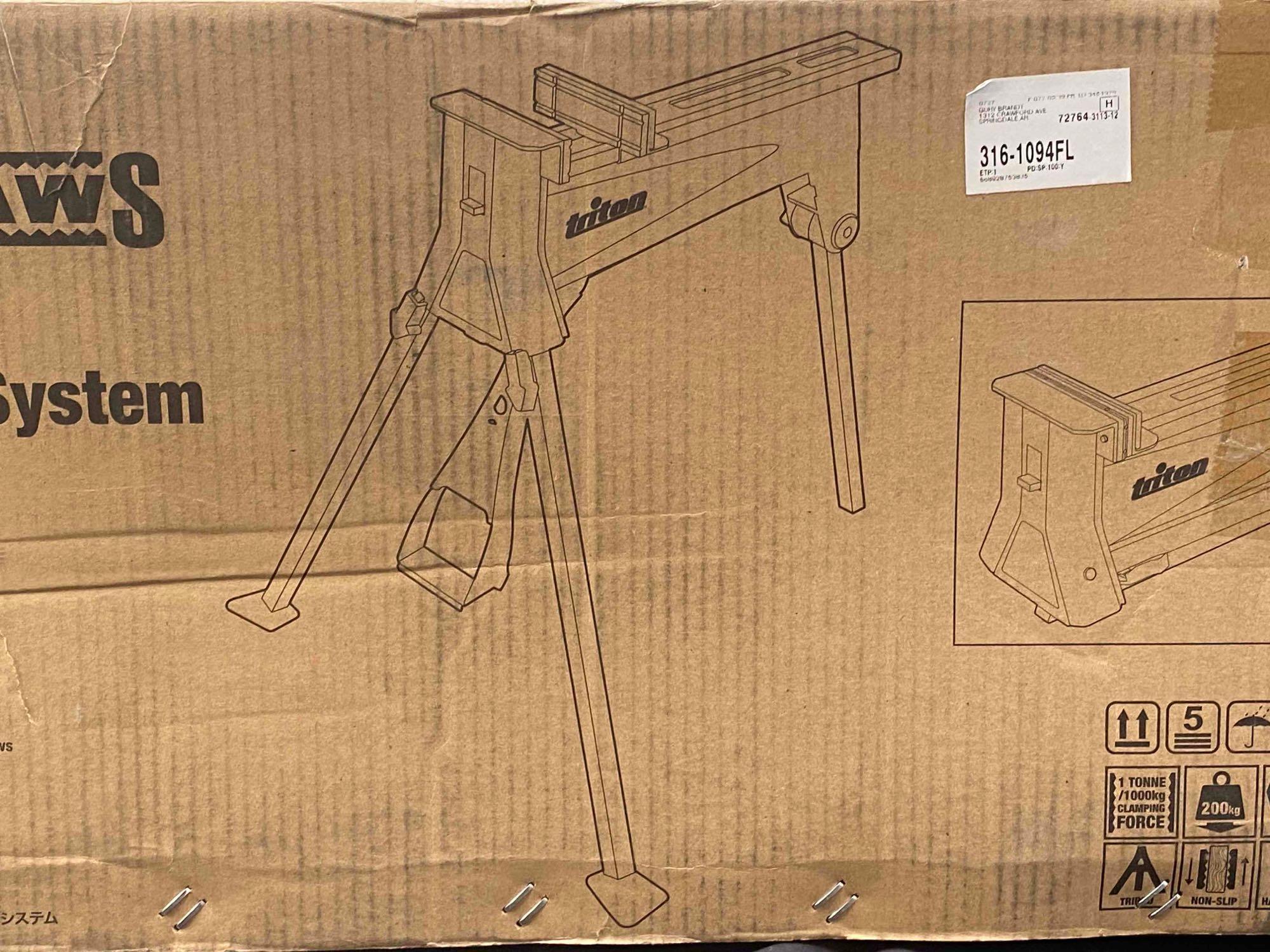 SuperJaws Portable Clamping system