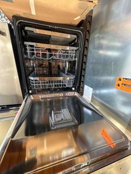 LG 24 Inch Smart Fully Integrated Dishwasher with 15 Place Settings, Adjustable 3rd Rack, Soil